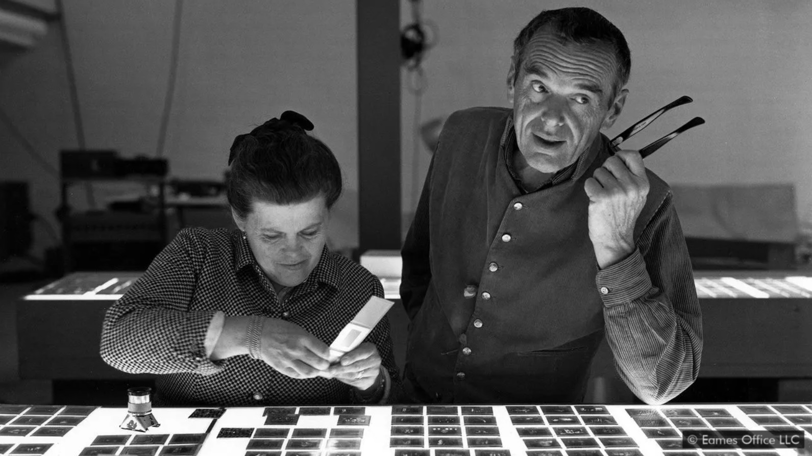 Charles et Ray Eames au travail